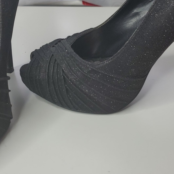 Lulu Townsend Peep Toe Pumps/Red Clutch - Picture 4 of 11